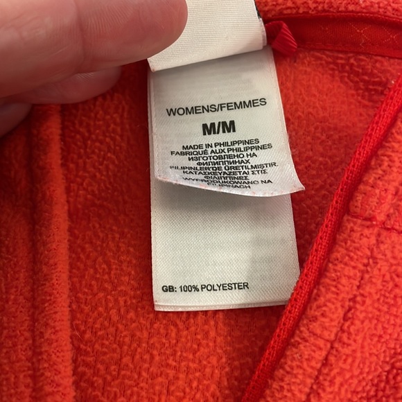 The North Face 1/4 Zip Lightweight Fleece Pullover - Picture 2 of 3